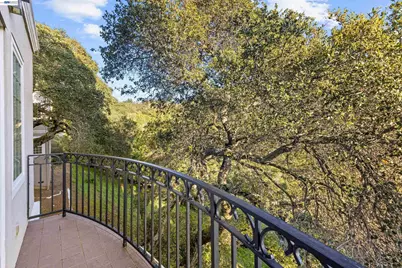4636 Redwood Rd, Oakland, CA 94619 - Photo 14