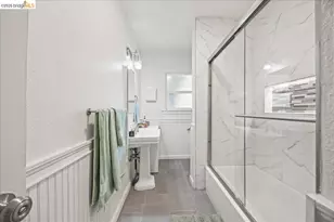 10809 McIntyre St, Oakland, CA 94605 - Photo 22