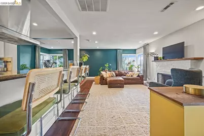 10809 McIntyre St, Oakland, CA 94605 - Photo 6