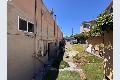 4200 Foothill Blvd, Oakland, CA 94601 - Photo 12