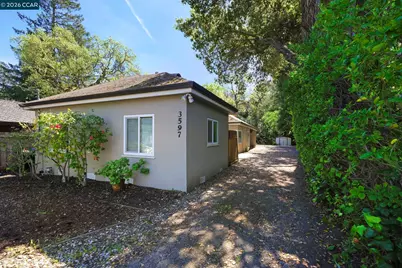 3597 Walnut St, Lafayette, CA 94549 - Photo 2