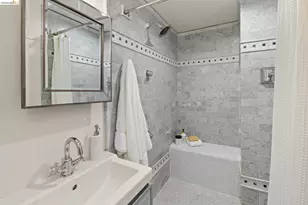 5690 Ocean View Dr, Oakland, CA 94618 - Photo 26
