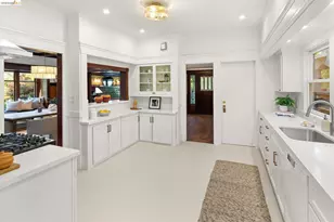 5690 Ocean View Dr, Oakland, CA 94618 - Photo 18