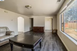 252 Clover Rd, Tracy, CA 95376 - Photo 8