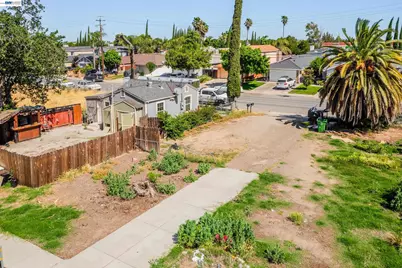 252 Clover Rd, Tracy, CA 95376 - Photo 6