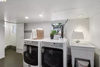 5208 Trask St, Oakland, CA 94601 - Photo 46