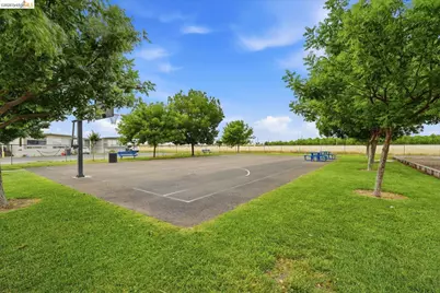 8200 Jantzen Rd #107, Modesto, CA 95357 - Photo 16