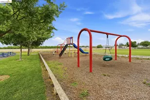 8200 Jantzen Rd, Modesto, CA 95357 - Photo 16