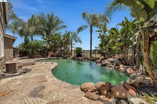 281 Country Club Dr, Brentwood, CA 94513 - Photo 2