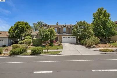 281 Country Club Dr, Brentwood, CA 94513 - Photo 2