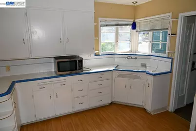 8809 Seneca Street, Oakland, CA 94605 - Photo 12
