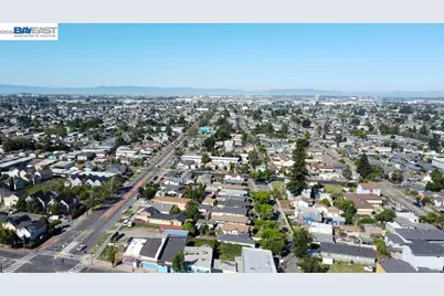8809 Seneca Street, Oakland, CA 94605 - Photo 2