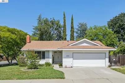 2884 Lyon Circle, Concord, CA 94518 - Photo 2