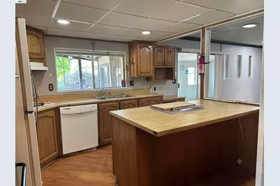390 Tropicana Wy, Union City, CA 94587 - Photo 8