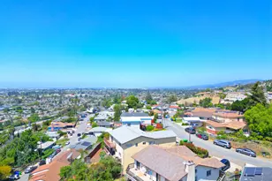 2082 Placer Dr, Castro Valley, CA 94578 - Photo 40