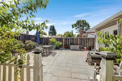 30532 Carroll Ave, Hayward, CA 94544 - Photo 16