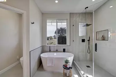 547 Lakeview Dr, Brentwood, CA 94513 - Photo 14