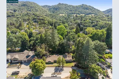 699 Terry Ln, Danville, CA 94526 - Photo 2