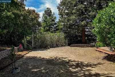 2407 Saybrook Pl, Martinez, CA 94553 - Photo 36