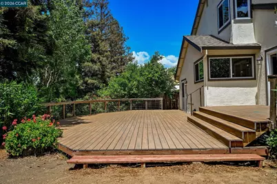 2407 Saybrook Pl, Martinez, CA 94553 - Photo 32