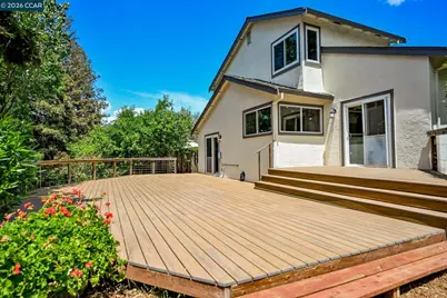 2407 Saybrook Pl, Martinez, CA 94553 - Photo 32