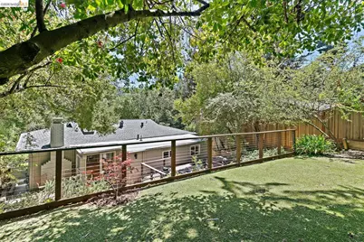 7253 Sayre Dr, Oakland, CA 94611 - Photo 40