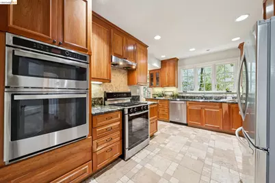 350 Florence Ave, Oakland, CA 94618 - Photo 22