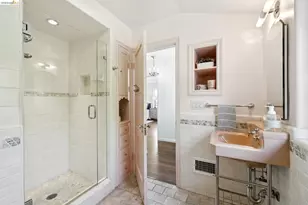 350 Florence Ave, Oakland, CA 94618 - Photo 50