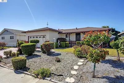 1504 Yosemite Dr, Antioch, CA 94509 - Photo 2