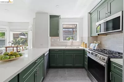 1119 Hearst Ave, Berkeley, CA 94702 - Photo 10