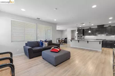 983 Dainty Ave, Brentwood, CA 94513 - Photo 2