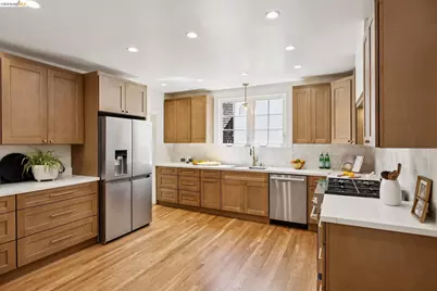 976 Grosvenor Pl, Oakland, CA 94610 - Photo 18