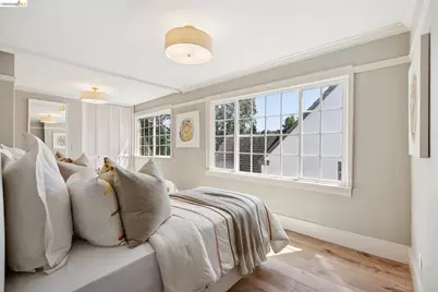 976 Grosvenor Pl, Oakland, CA 94610 - Photo 34