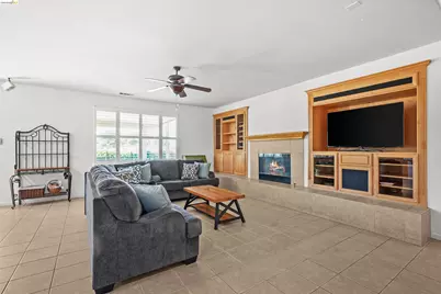 540 Lakeview Dr, Brentwood, CA 94513 - Photo 16