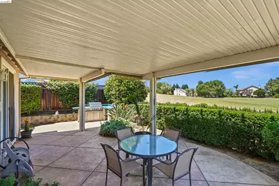 540 Lakeview Dr, Brentwood, CA 94513 - Photo 28