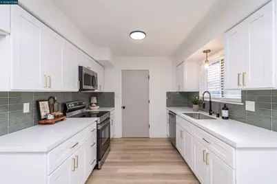 5201 Sky Pkwy, Sacramento, CA 95823 - Photo 12