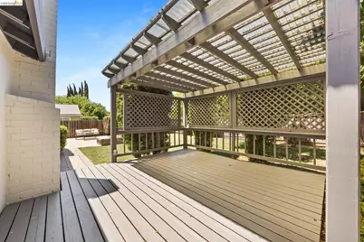 2715 Lyon Cir, Concord, CA 94518 - Photo 32