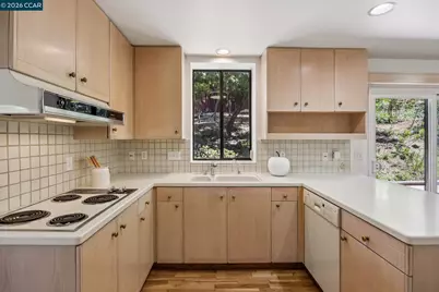 135 Canon Dr, Orinda, CA 94563 - Photo 10