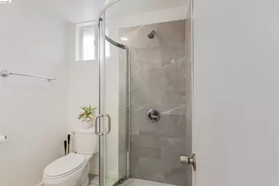 6007 San Pablo Ave, Oakland, CA 94608 - Photo 24
