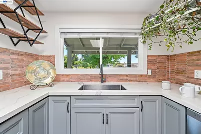 2071 Cypress Ave, San Pablo, CA 94806 - Photo 28
