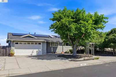 2071 Cypress Ave, San Pablo, CA 94806 - Photo 2