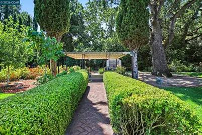 25 Amberwood Ln, Walnut Creek, CA 94598 - Photo 38