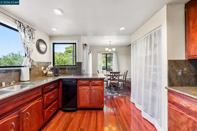 27468 Hayward Blvd, Hayward, CA 94542 - Photo 14