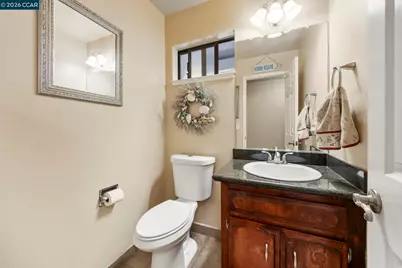 27468 Hayward Blvd, Hayward, CA 94542 - Photo 26