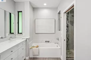 41 Spyglass Hl, Oakland, CA 94618 - Photo 32