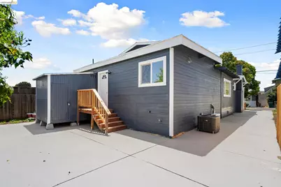 4006 Carrington St, Oakland, CA 94601 - Photo 36