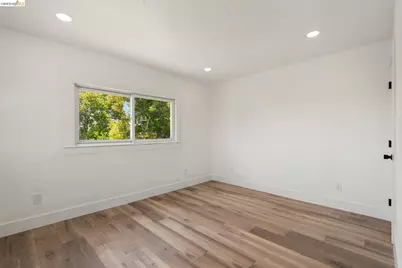 4006 Carrington St, Oakland, CA 94601 - Photo 30