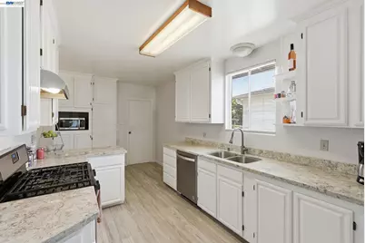 560 41st St, Richmond, CA 94805 - Photo 12