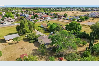 209 Honey Ln, Oakley, CA 94561 - Photo 4