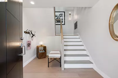 6200 Wood Dr, Oakland, CA 94611 - Photo 8